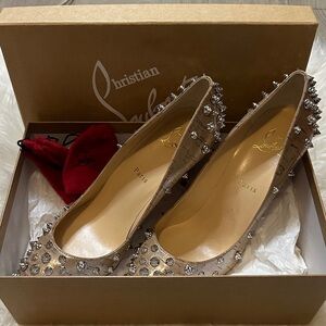 NEW AUTHENTIC! Christian Louboutin Beige Studded Heels